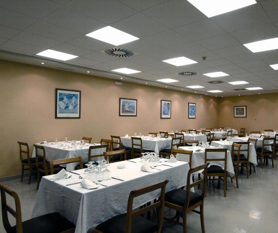 恰内酒店 La Puebla De Alfinden 外观 照片